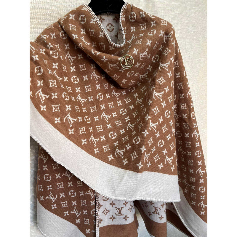 l**is V*t*n monogram scarf camel