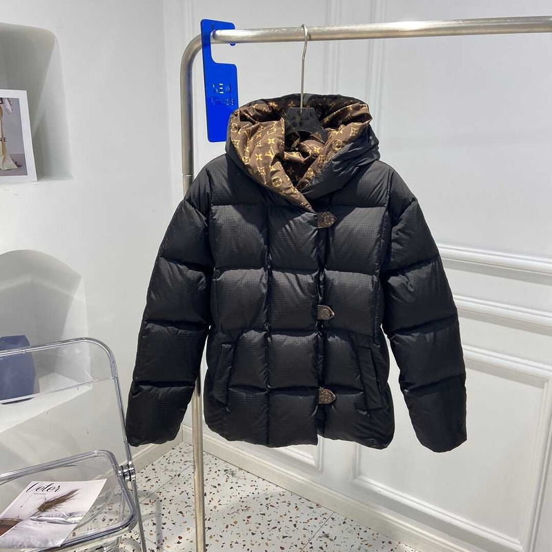 l**is V*t*n long-sleeved pillow puffer jacket black