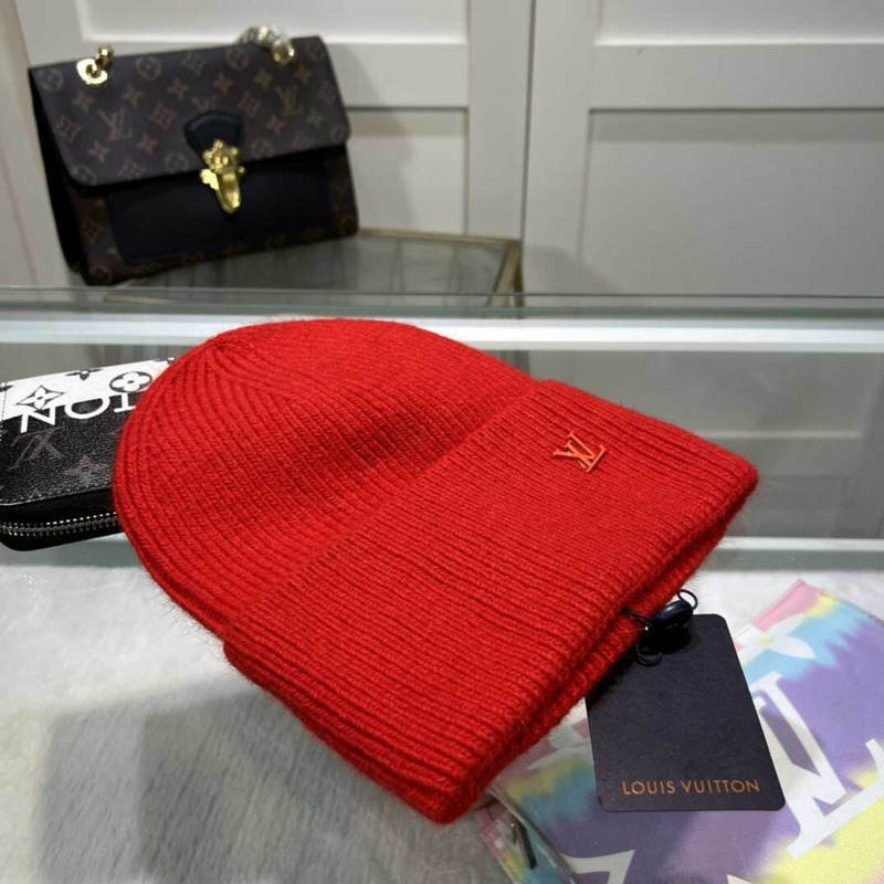 l**is V*t*n cashmere ahead beanie red