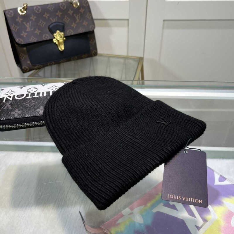 l**is V*t*n cashmere ahead beanie black