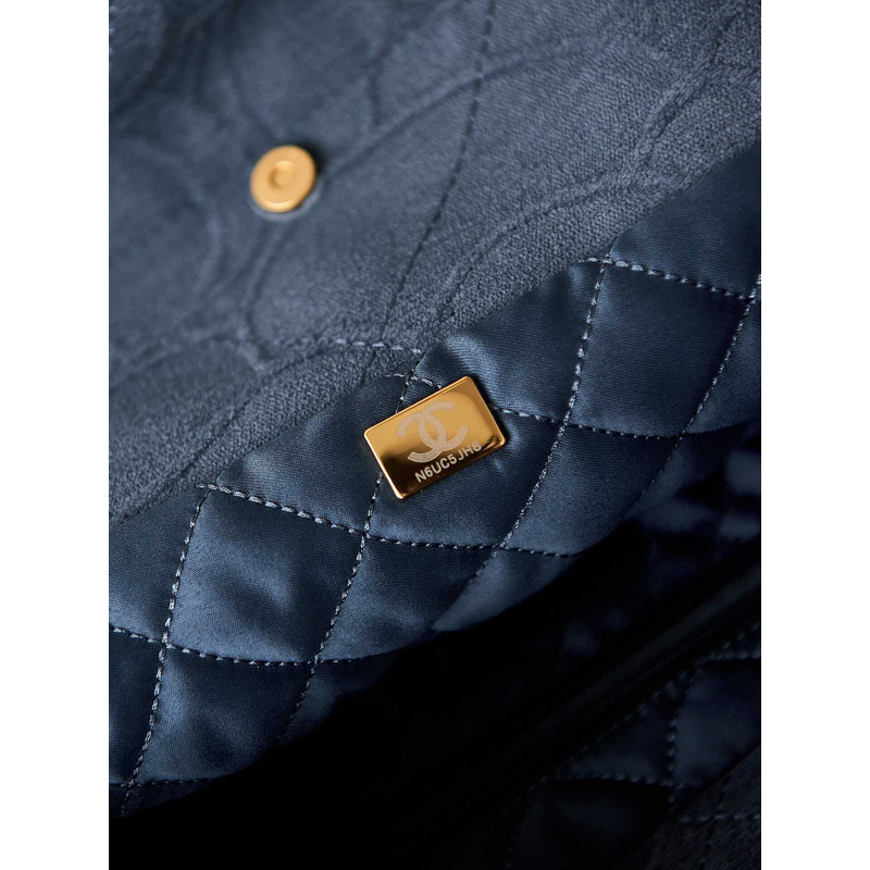 Ch*el velvet camellia quilted Ch*el 22 dark blue