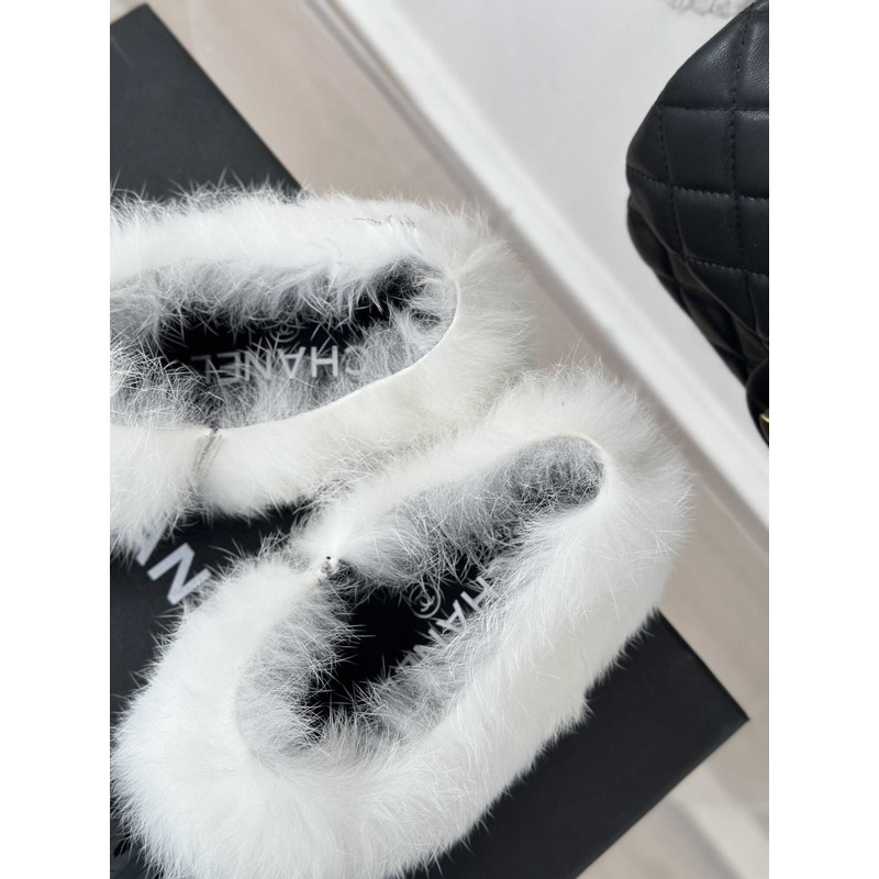 G*u*i short boots patent lambskin & shearling lambskin black & white