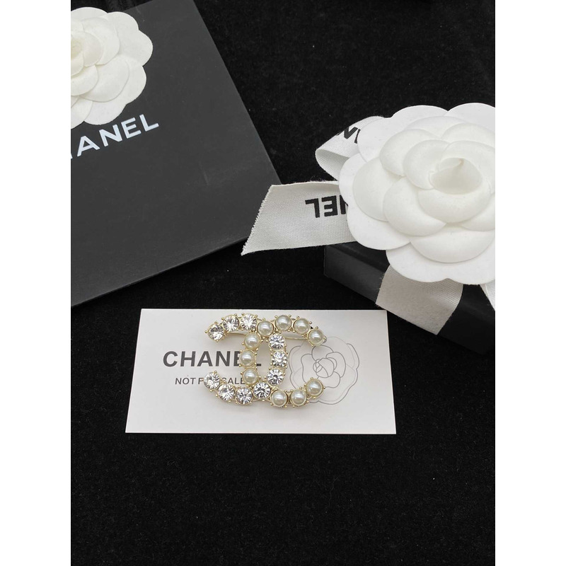 Ch*el cc pearls diamonds brooch