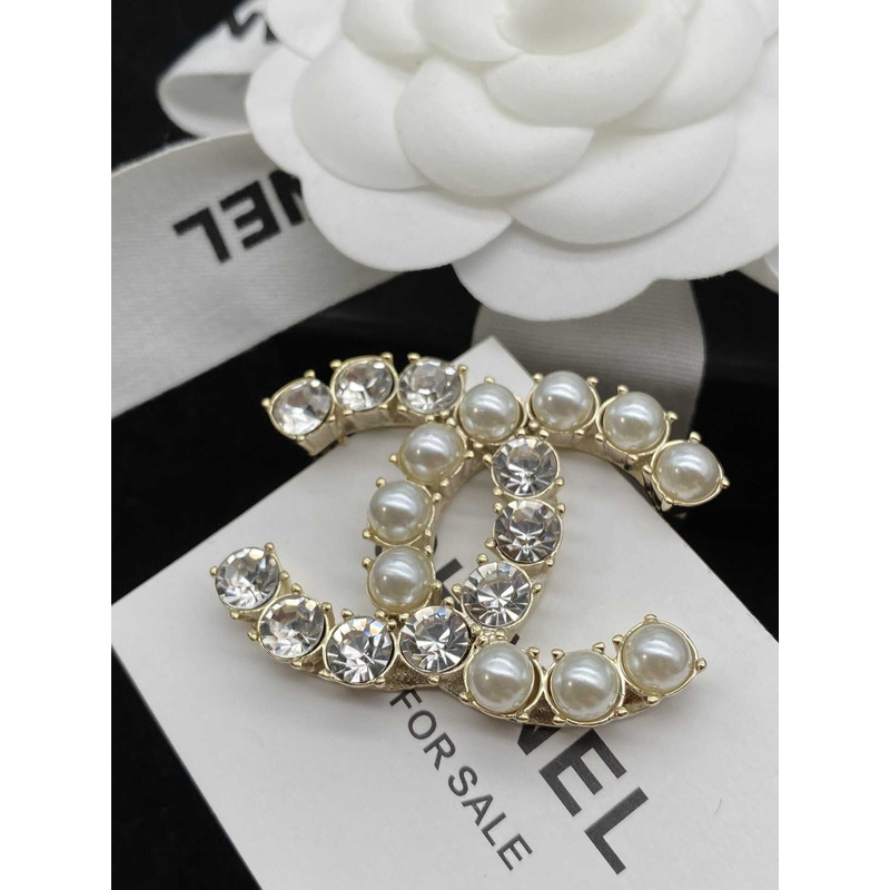 Ch*el cc pearls diamonds brooch