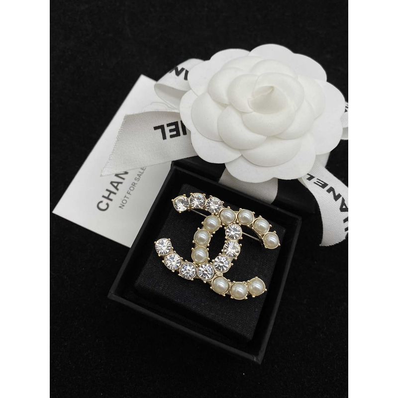 Ch*el cc pearls diamonds brooch