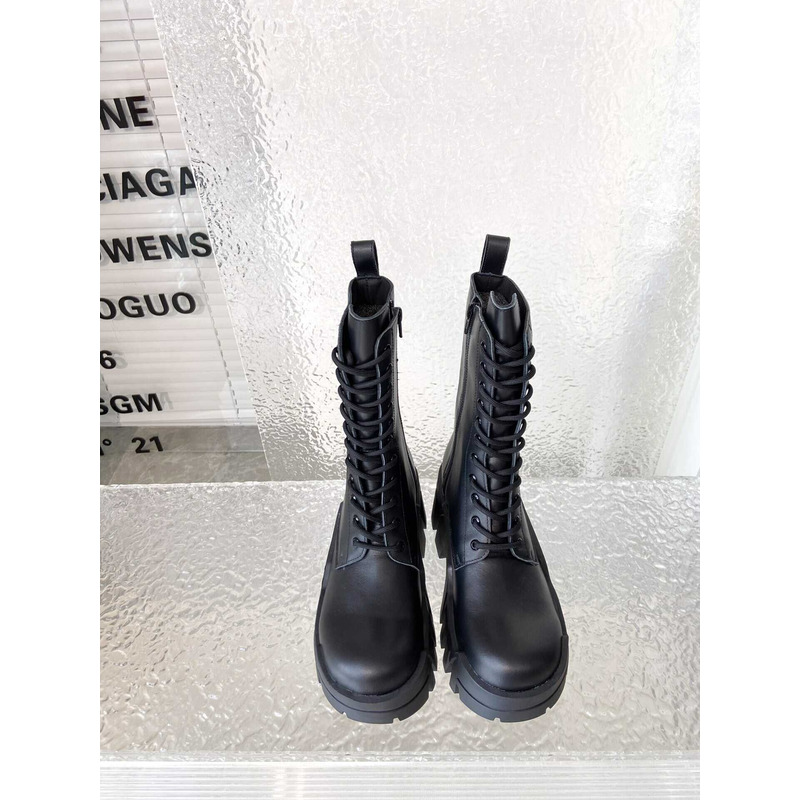 Ba*len*cia*ga bulldozer lace-up leather ankle boots black