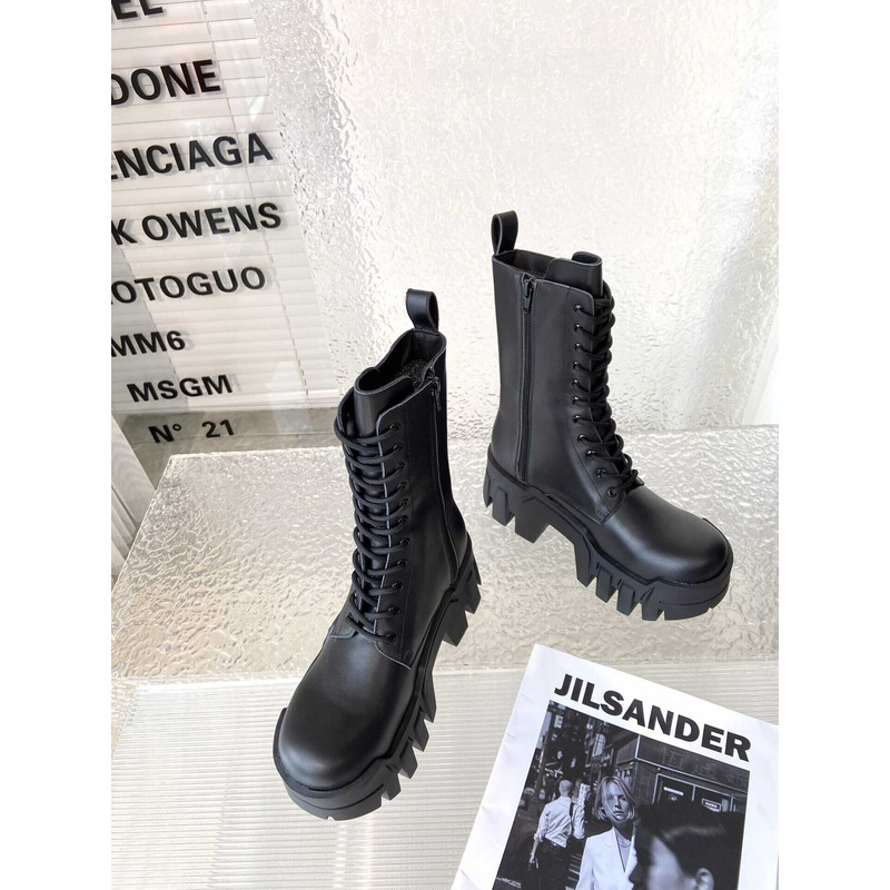 Ba*len*cia*ga bulldozer lace-up leather ankle boots black