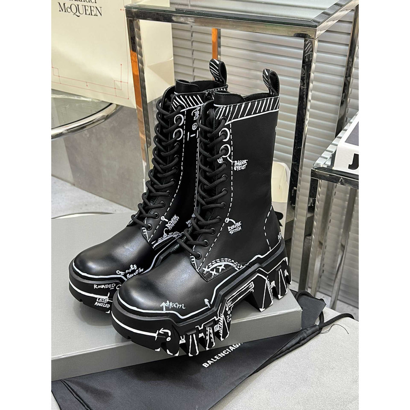 Ba*len*cia*ga bulldozer lace-up leather ankle boots white sketch black