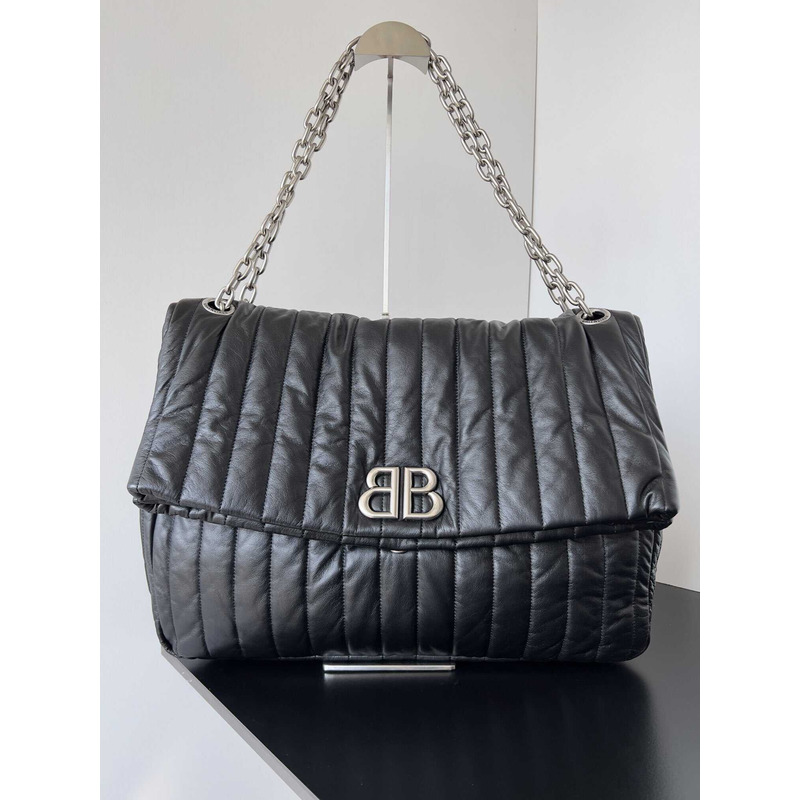 Ba*len*cia*ga women\''s monaco large chain bag quilted in black