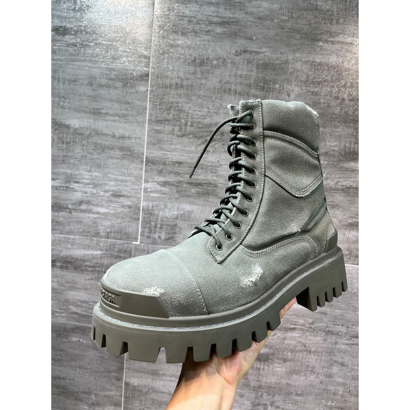 Ba*len*cia*ga combat boots green