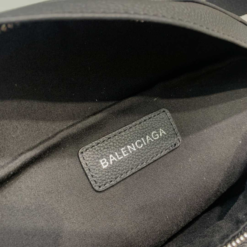 Ba*len*cia*ga everyday beltpack in black