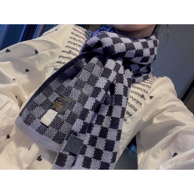 l**is V*t*n néo petit damier scarf navy