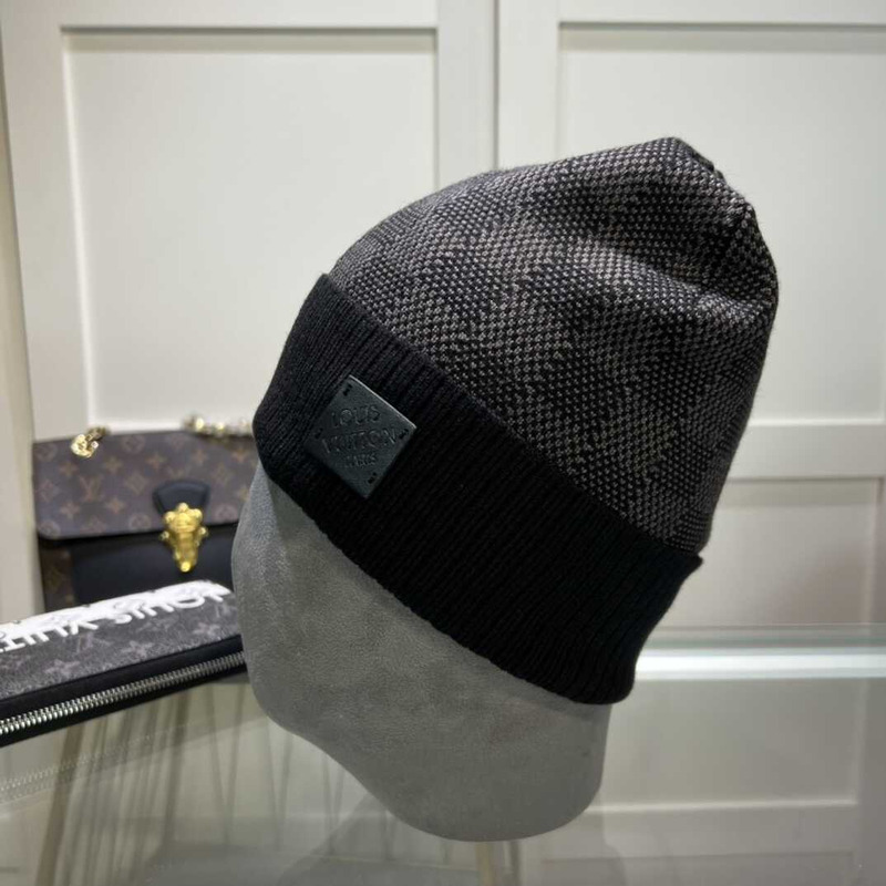 l**is V*t*n petit damier hat grey