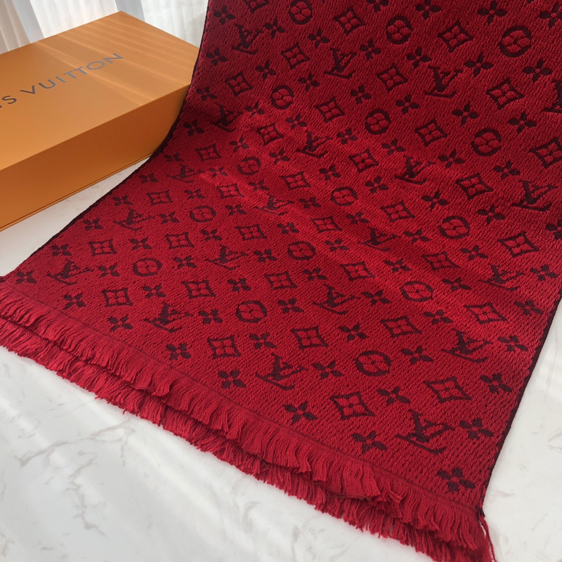 l**is V*t*n logomania scarf red