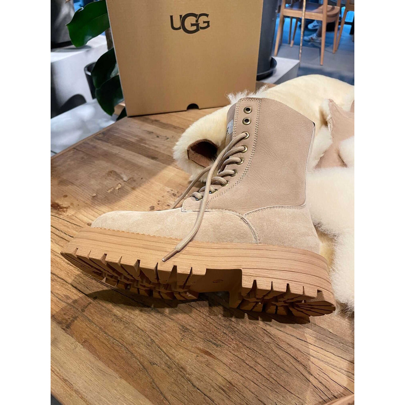 UGG Adirondak Meridian High Boots Beige