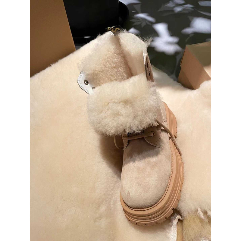 UGG Adirondak Meridian High Boots Beige