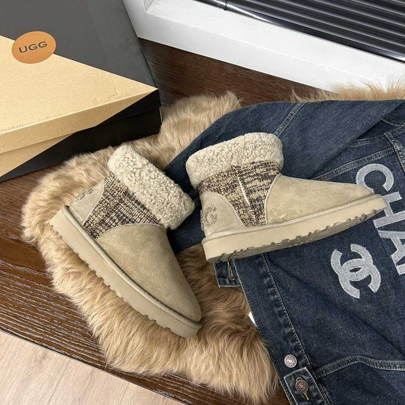 UGG Short Boots Beige