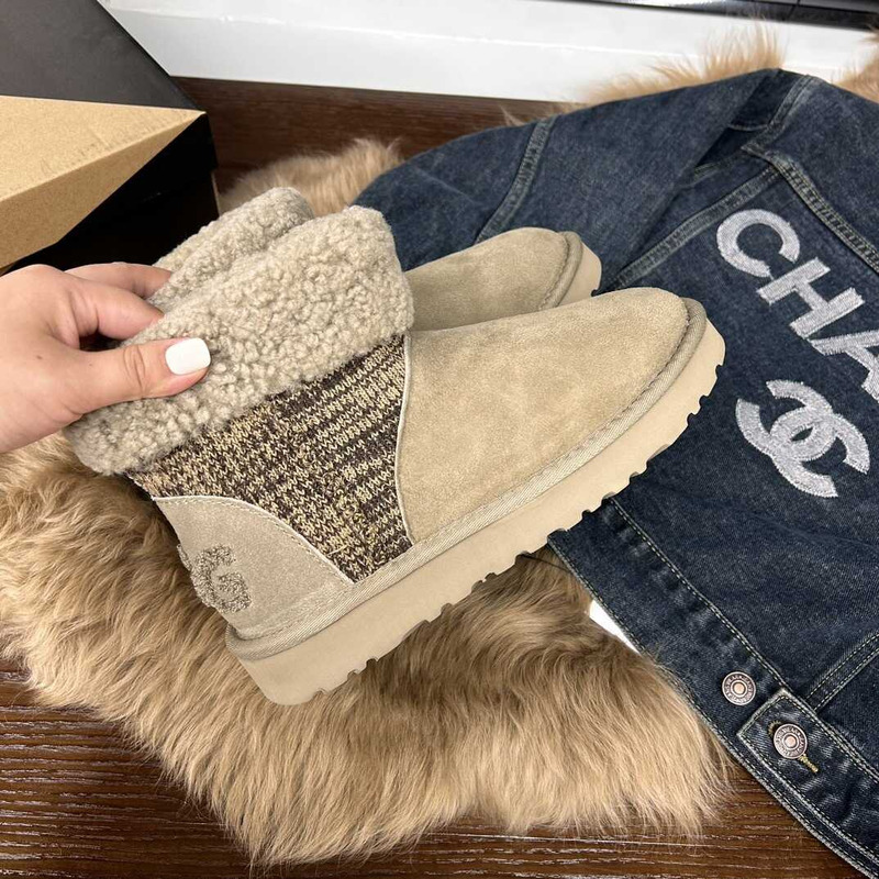 UGG Short Boots Beige