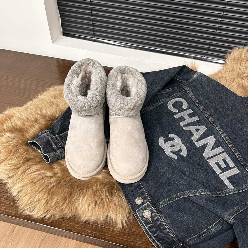 UGG Short Boots Grey