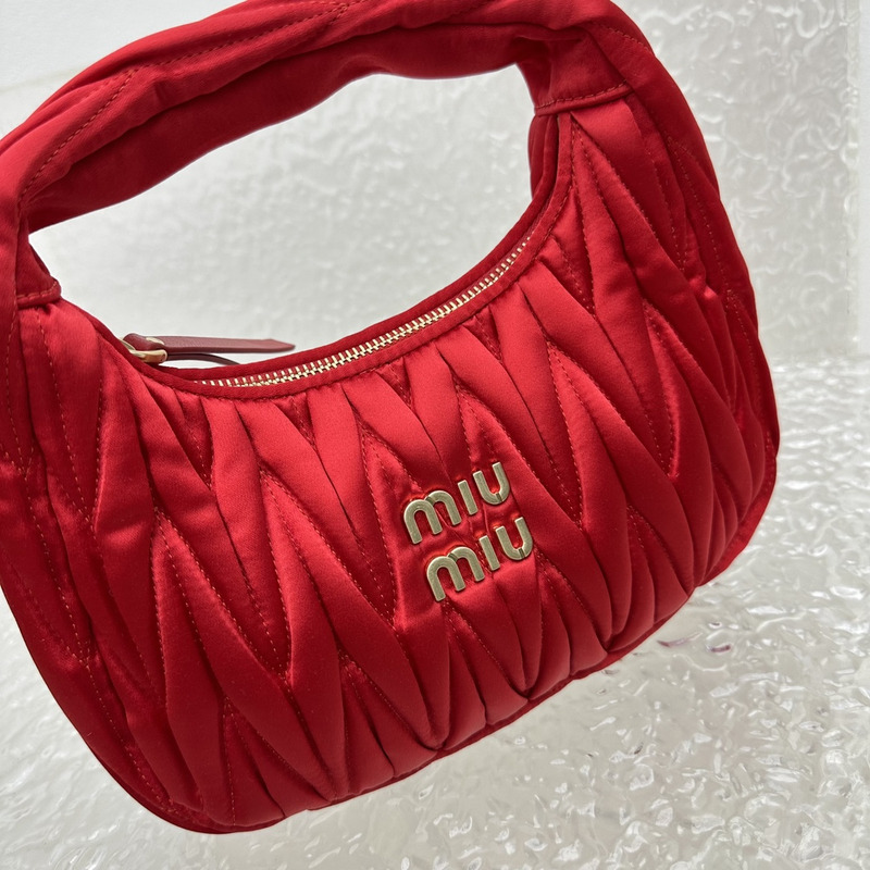 Miu Miu Wander Matelassé Zipped Shoulder Bag Red