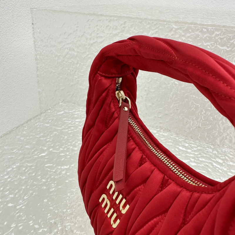 Miu Miu Wander Matelassé Zipped Shoulder Bag Red