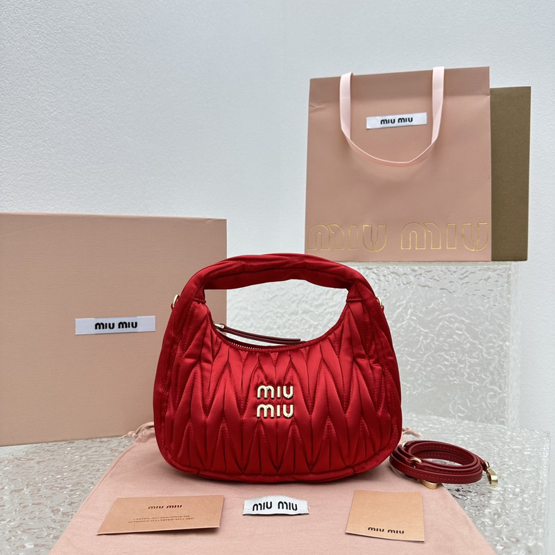 Miu Miu Wander Matelassé Zipped Shoulder Bag Red