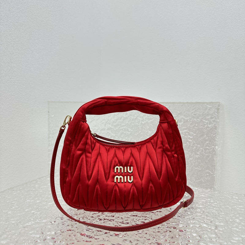 Miu Miu Wander Matelassé Zipped Shoulder Bag Red