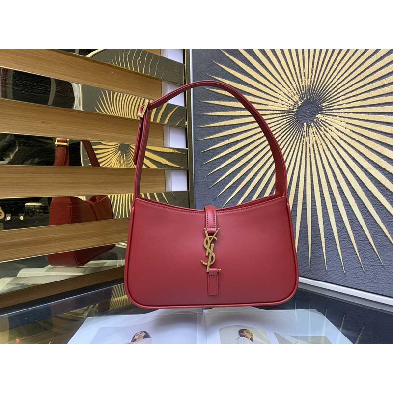 Saint Laurent Le 5 À 7 In Patent Leather Hobo Bag Red