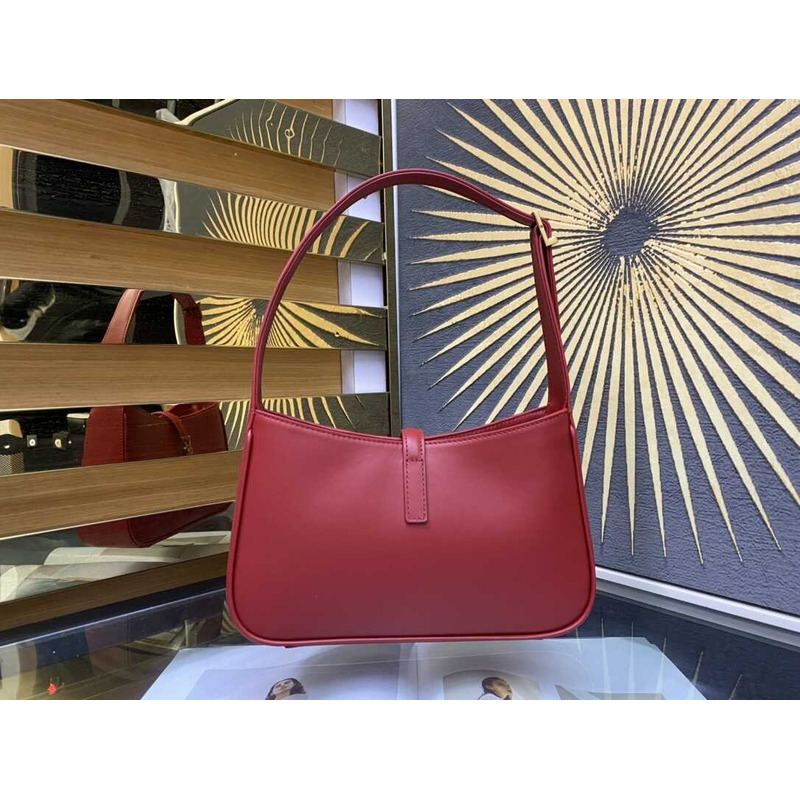 Saint Laurent Le 5 À 7 In Patent Leather Hobo Bag Red