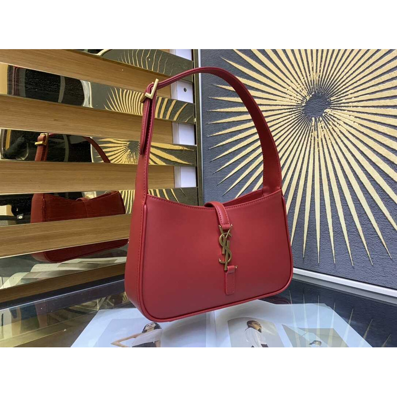 Saint Laurent Le 5 À 7 In Patent Leather Hobo Bag Red