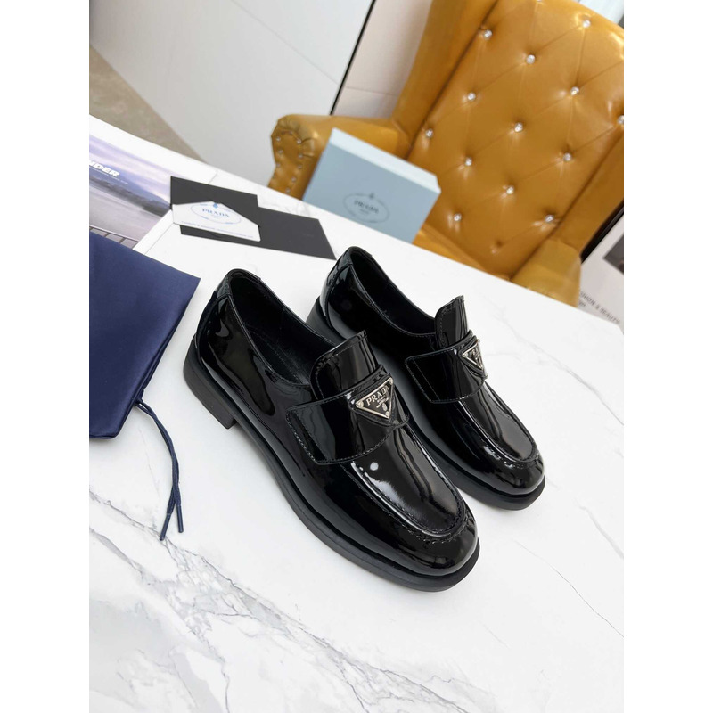 Pra*a patent leather loafers black