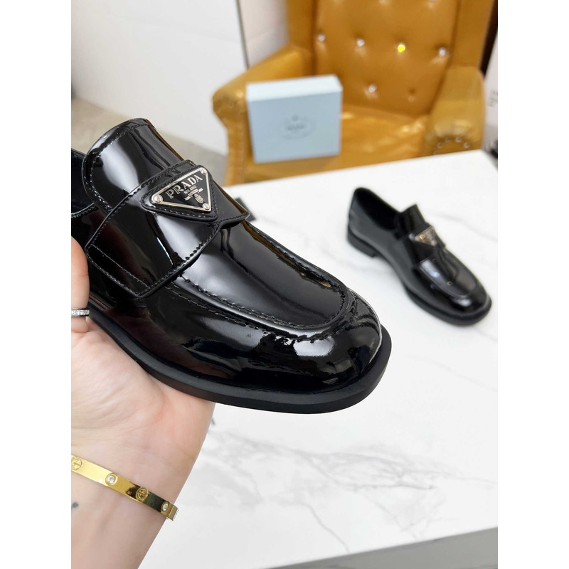 Pra*a patent leather loafers black