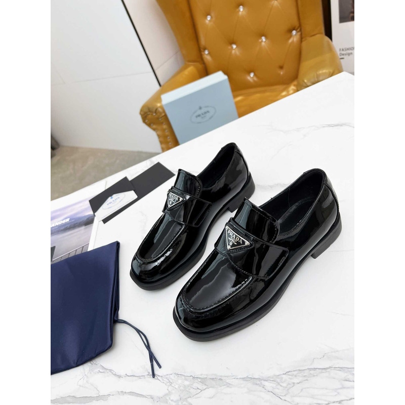 Pra*a patent leather loafers black