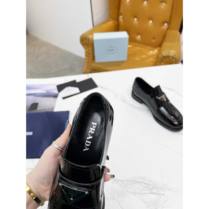 Pra*a patent leather loafers black