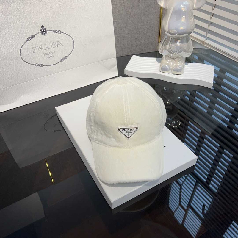 Pra*a  velvet baseball cap white