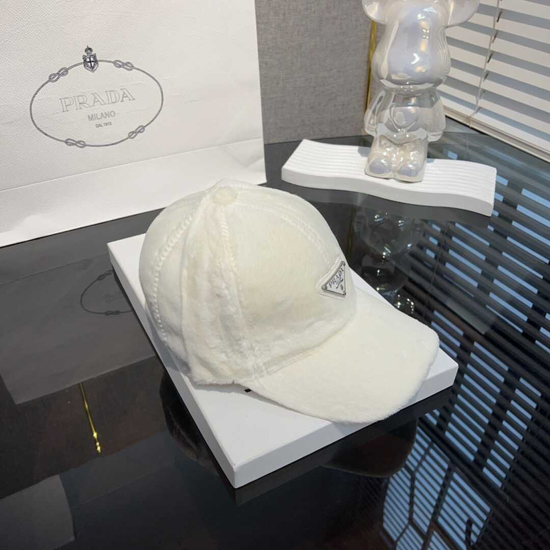 Pra*a  velvet baseball cap white