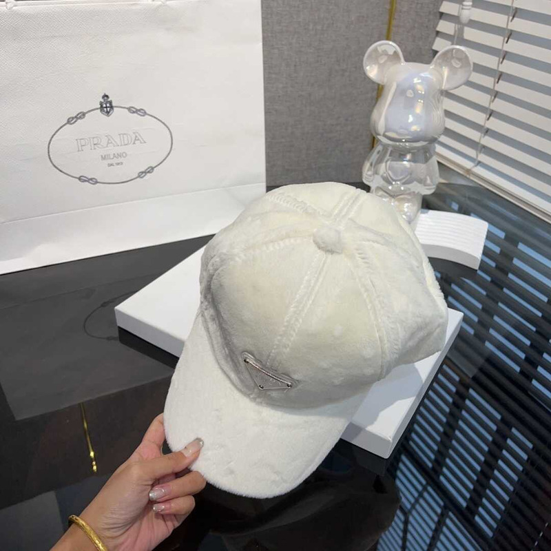 Pra*a  velvet baseball cap white