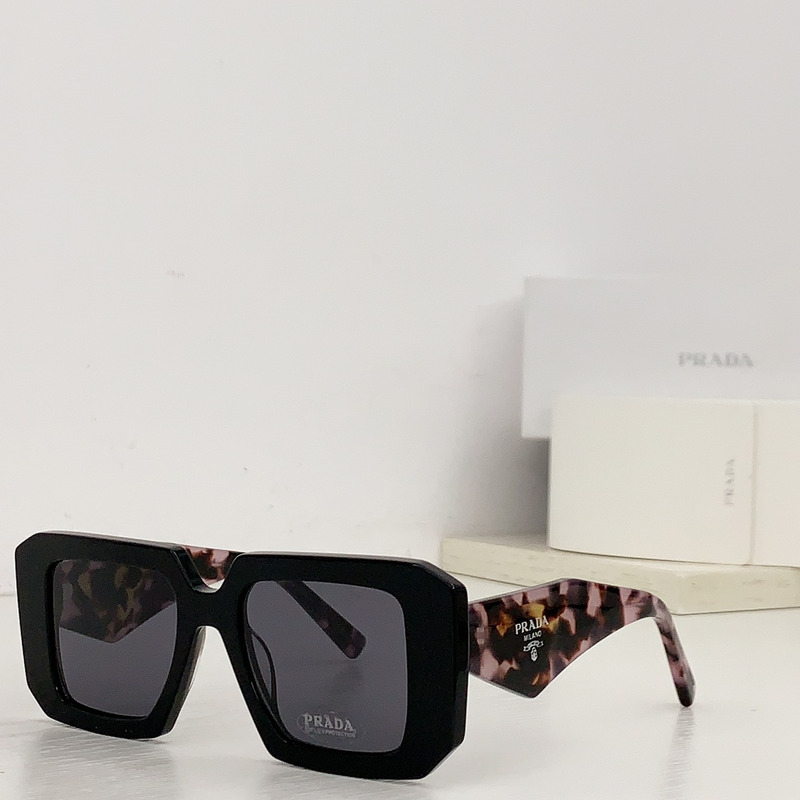 Pra*a logo sunglasses black