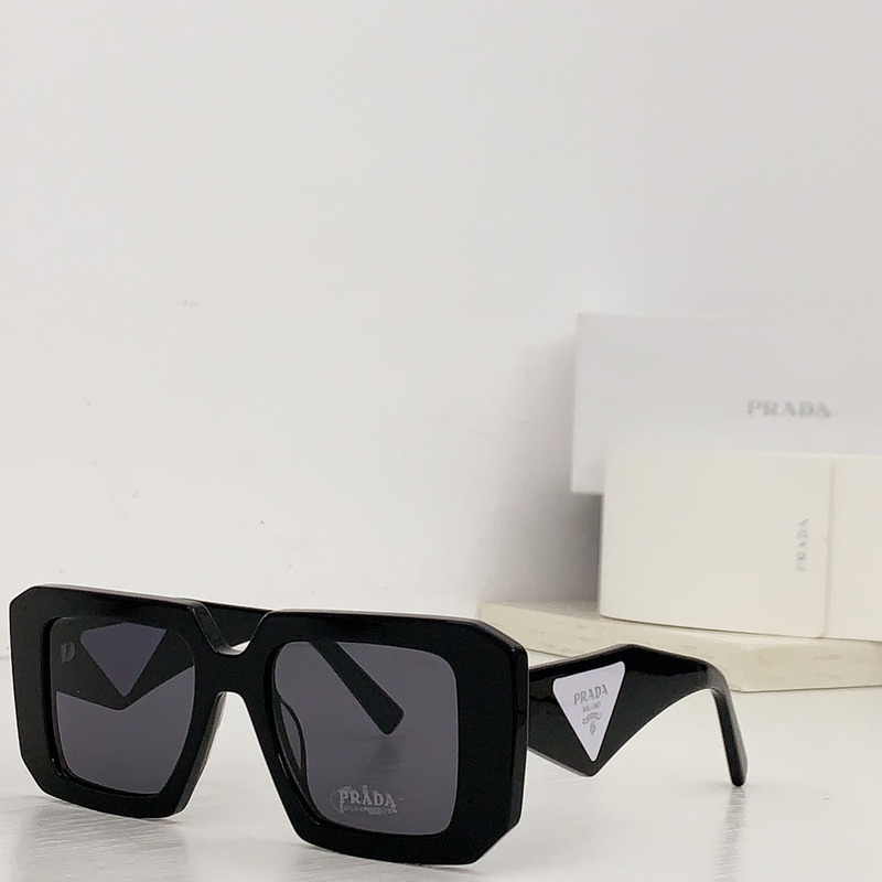 Pra*a logo sunglasses black