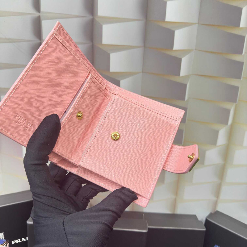 Pra*a small saffiano and smooth leather wallet pink