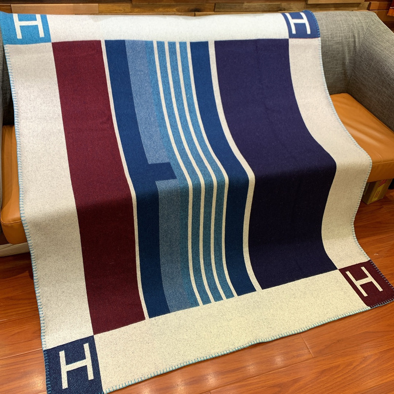 H**mes avalon vibration throw blanket pourpre