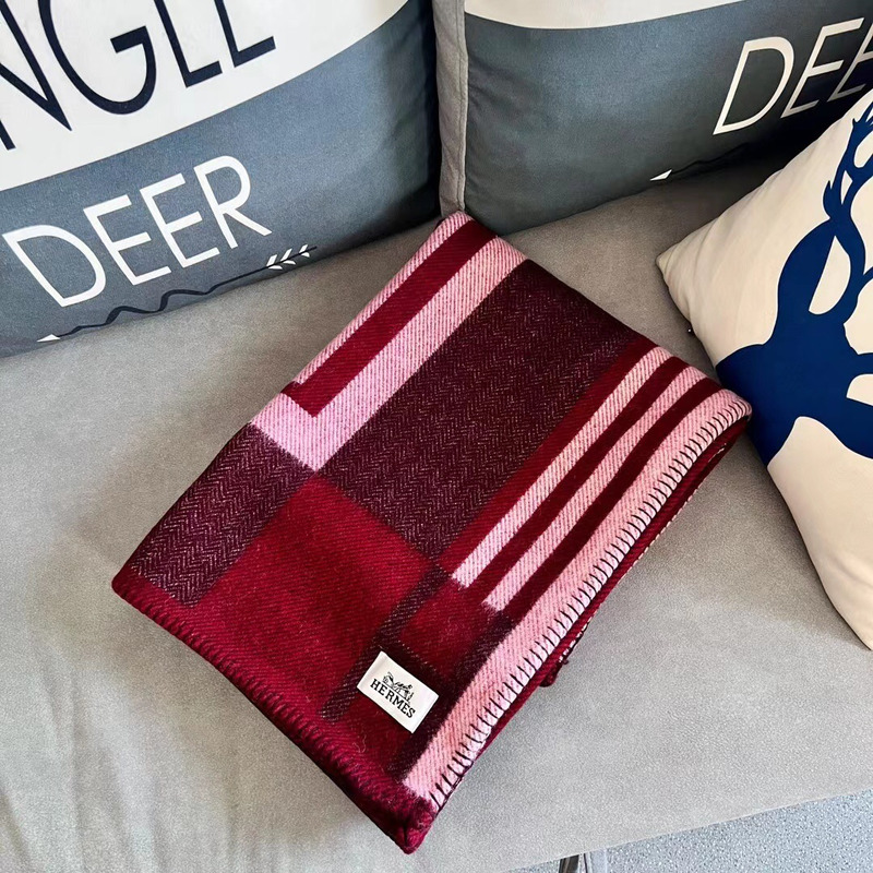 H**mes ithaque blanket in bordeaux wool and cashmere red