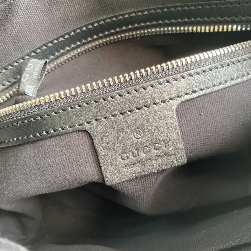 G*u*i gg sup*e clutch grey