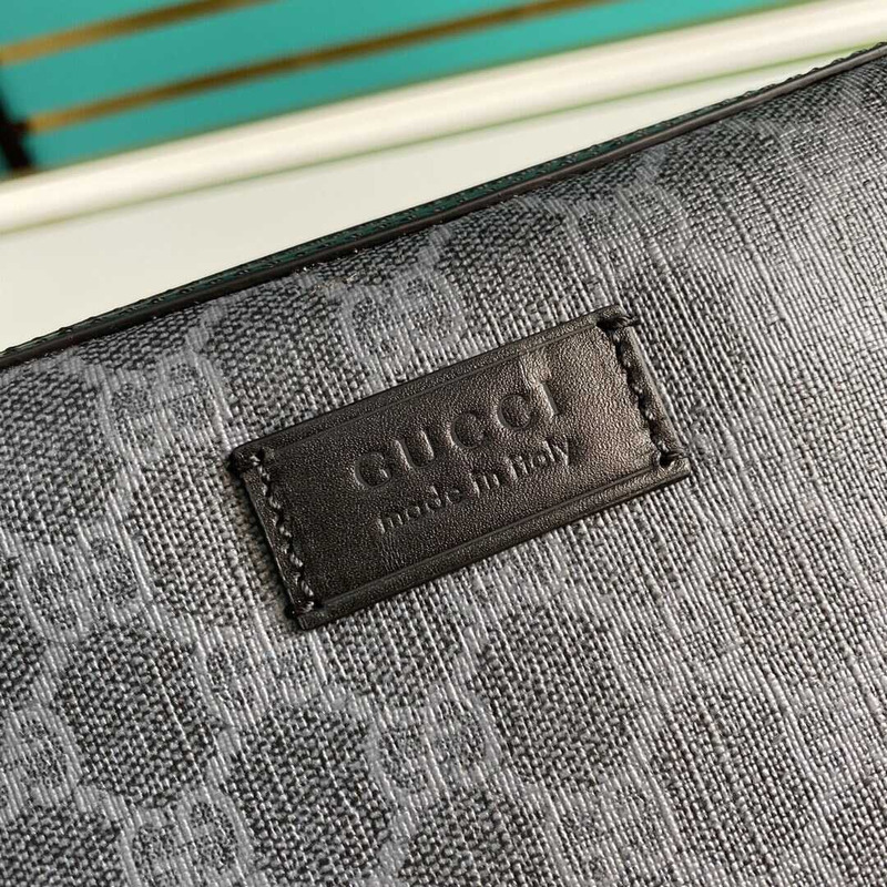 G*u*i gg sup*e clutch grey