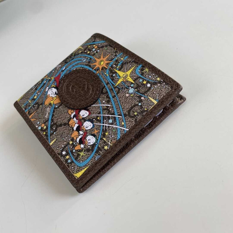 G*u*i x disney donald duck wallet