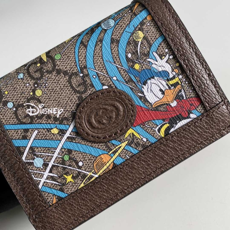 G*u*i x disney donald duck clutch