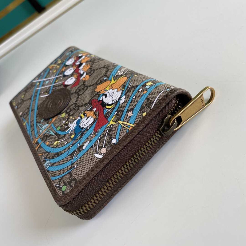 G*u*i G*u*i x disney donald duck zip pouch