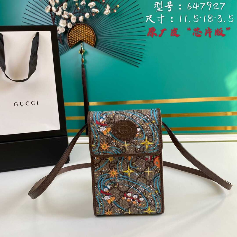 G*u*i x disney donald duck phone bag