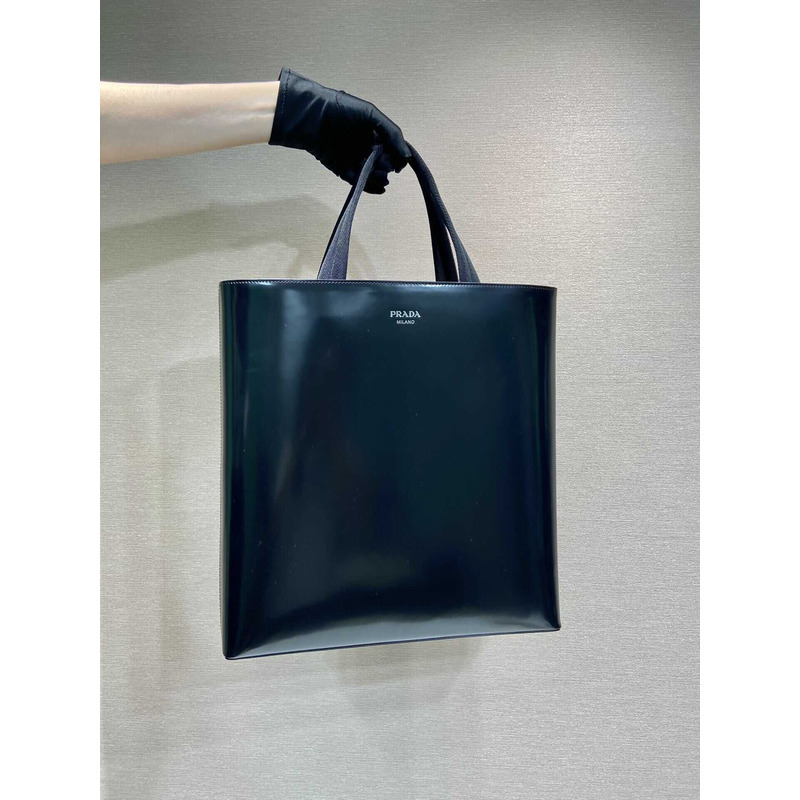 Pra*a brushed leather tote bag with water bottle black