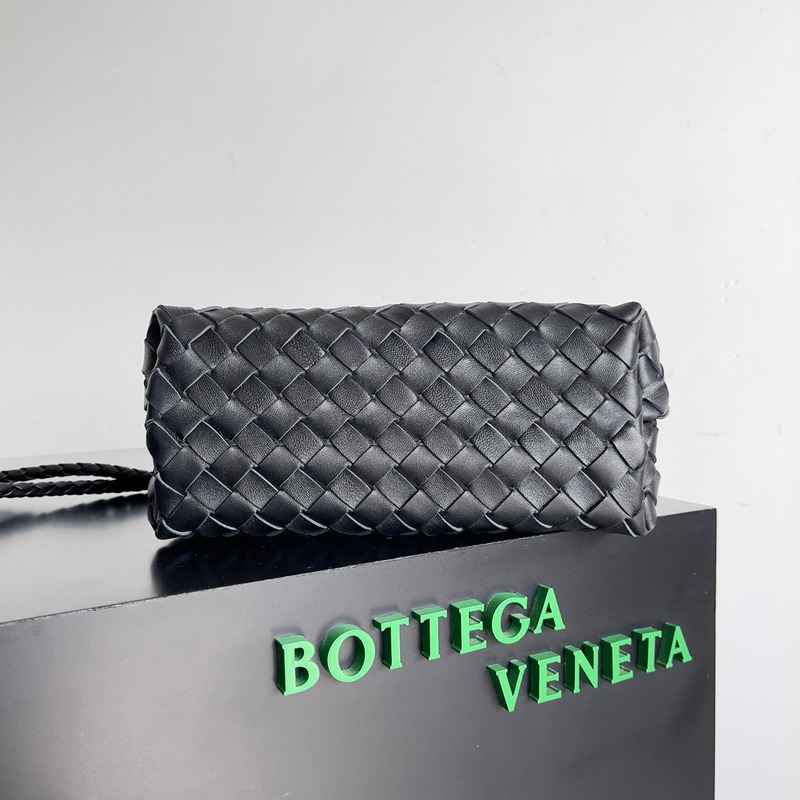 Bo*te*ga ve*ne*ta small andiamo black bag